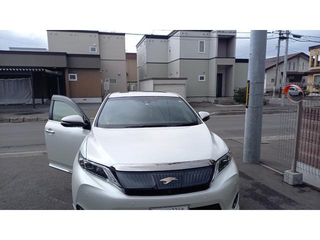 トヨタ ハリアーのボンネットの凹みのデントリペア