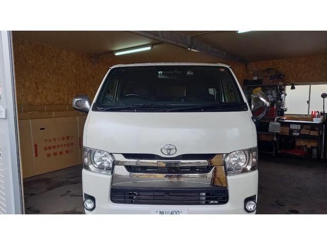 トヨタ ハイエースバンのスライドドアの大きな凹みのデントリペア