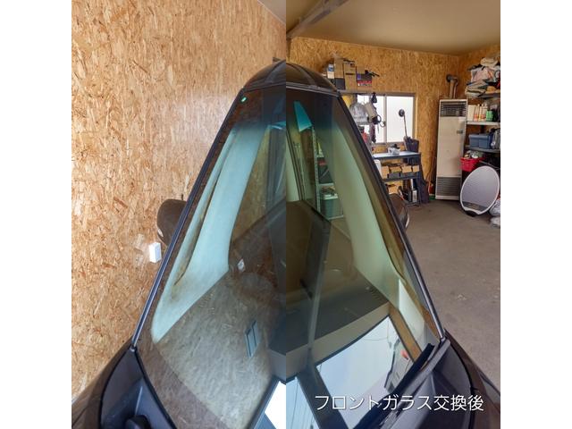 ダイハツ タントの飛び石が当たってひび割れたフロントガラス交換