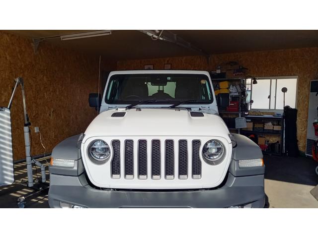 JEEP Wranglerのクォーターパネルの凹みのデントリペア