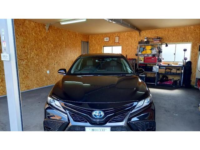 トヨタ カムリハイブリッドのリアドアの凹みのデントリペア