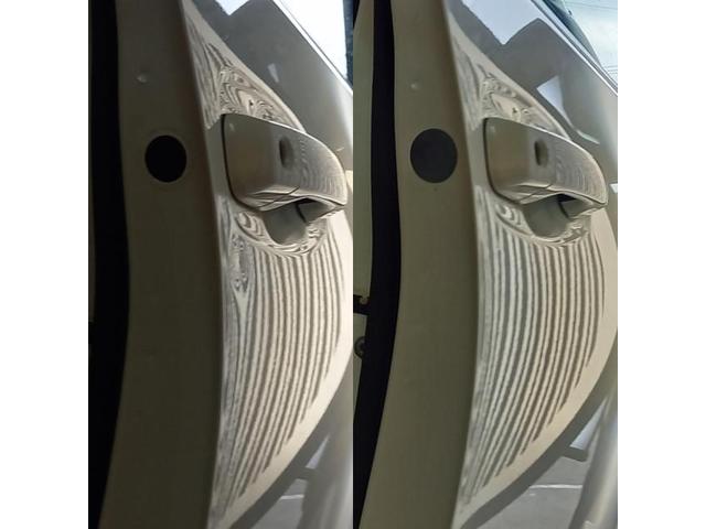 トヨタ ランドクルーザープラドのフロントドアのデントリペア