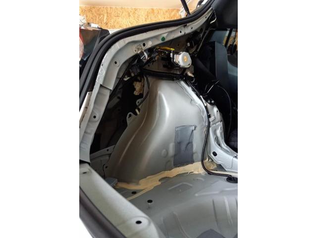 トヨタ CH-Rのクォーターパネルのへこみのデントリペア