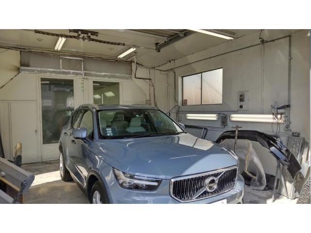VOLVO XC40のボンネット（アルミパネル）にできたへこみのデントリペア