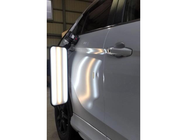 三菱 アウトランダーPHEVのリアドアの約7センチのへこみのデントリペア