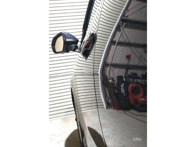 トヨタ ヤリスのリアドアのドアパンチのへこみのデントリペア