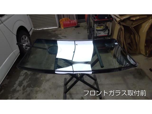 トヨタ ハイエースのフロントガラス交換