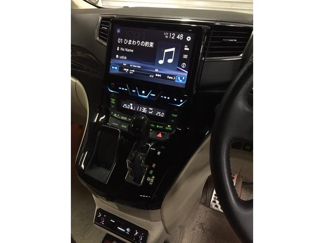 トヨタ　20系アルファード　SERENA用のオーディオパネルを改造して取付しました。フリップダウンモニターも取付けし、連動させました。
道北・道央・道東・道南・旭川市・東神楽町・鷹栖町・美瑛町・富良野市・深川市・砂川市・滝川市、他地域
