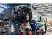 輸入車の構造にも詳しい整備士が、本当に交換が必要なパーツだけを見極めて部分交換いたします