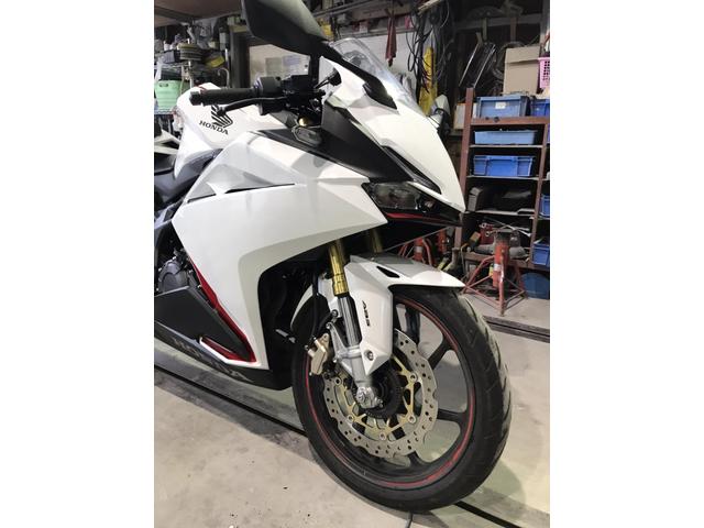 ホンダ　CBR250RR フロントカウル修正作業　鈑金　塗装　事故修理　キズへこみ直し　保険修理もお任せ下さい！熊本市北区、西区、東区、中央区、南区、植木町・合志市・菊池市・玉名市・菊陽町・益城町・嘉島町・他地域のお客様も大歓迎です！