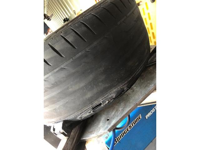 ヴェロッサ後ろ2輪タイヤ交換 235/35R19(^○^)