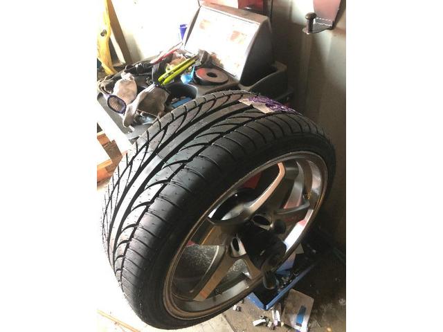 ヴェロッサ後ろ2輪タイヤ交換 235/35R19(^○^)