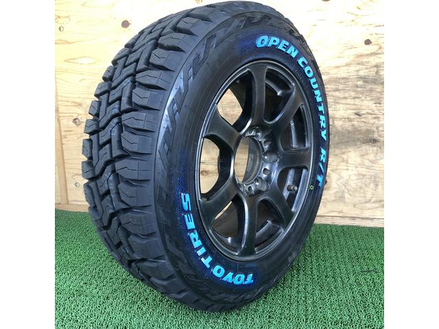 茨城持ち込みタイヤ交換歓迎店 17インチ トヨタ　ハイエース  トーヨー
オープンカントリー  215/65R16C 茨城県石岡市 車好オート