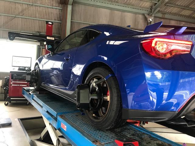 スバル　ＺＣ６　ＢＲＺ　ダウンサス取付け　ブッシュ１Ｇ締め直し　四輪アライメント調整　ヘッドライトレベライザー初期化　広島市　安佐北区　三入　シグナル　ＳＴＩ　部品持込み取付け　３Ｄアライメント　ハンター　ホークアイ　アライメント安い　８６