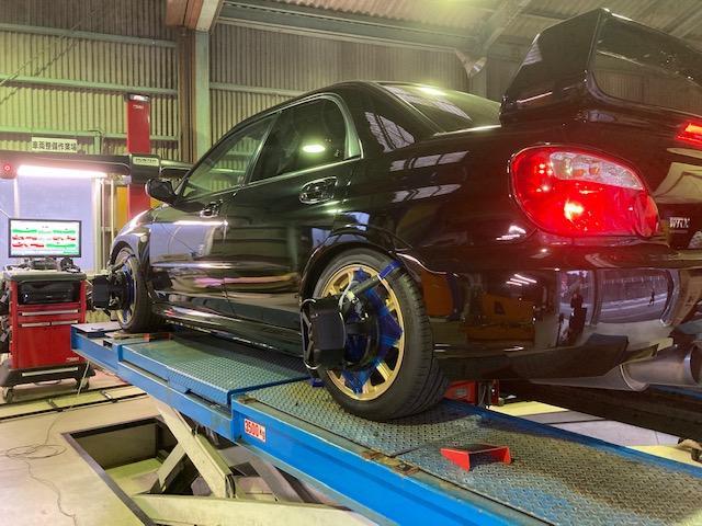 ＧＤＢ　インプレッサＷＲＸ　ＳＴｉ　車高調取付け　ブッシュ１Ｇ締め直し　４輪アライメント調整　ヘッドライト光軸調整　【広島市　安佐北区　三入　シグナル　e-con2取付け　室内から減衰力調整　アライメント安い　安佐南区　西区　東区　南区】　