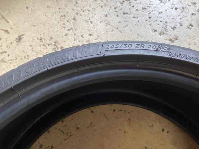レクサス AVC10 RC300h Fスポーツ タイヤ交換 タイヤ
