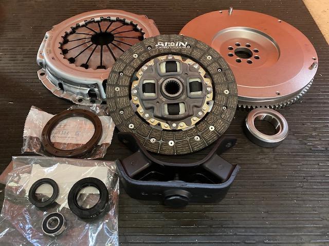 AE86 スプリンタートレノ クラッチ交換 軽量フライホイール AE86 スプリンタートレノ クラッチ交換 軽量フライホイール