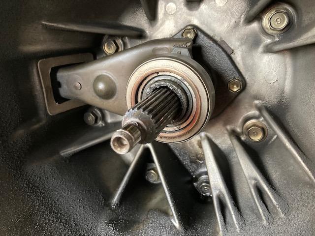 AE86 スプリンタートレノ クラッチ交換 軽量フライホイール AE86 スプリンタートレノ クラッチ交換 軽量フライホイール