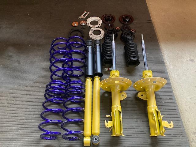 GE8 フィットRS ローファースポーツキット取付け リジカラ GE8 フィットRS ローファースポーツキット取付け リジカラ