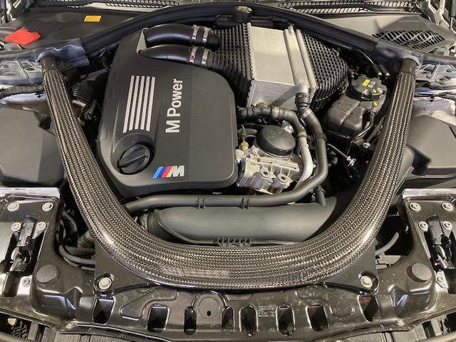 ＢＭＷ　Ｆ８２　Ｍ４　ダウンパイプ取付け　マフラー交換【広島市　安佐北区　安佐南区　西区　東区　南区　中区　安芸区　佐伯区　安芸高田　東広島　西条　呉　三原　福山　山口　島根　周南　岩国　浜田　益田　輸入車整備　アライメント安い】