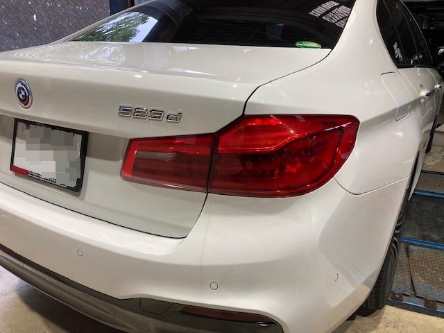 BMW G30 523d テールランプ交換 社外テール取付け BMW G30 523d テールランプ交換 社外テール取付け