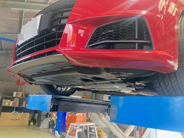 アウディＴＴ　エアロ取付け　フロントリップ　サイドステップ　サイドスカート【輸入車修理　輸入車整備　広島　安佐北区　シグナル　安佐南区　西区　東区　南区　中区　安芸区　佐伯区　安芸高田　東広島　西条　呉　三原　福山　岡山　山口　島根】