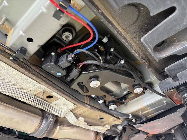 ＢＭＷ　Ｆ１５　Ｘ５　エアサスコンプレッサー交換【車高が下がる　車高が上がらない　輸入車整備広島　輸入車修理広島　安佐北区　安佐南区　西区　東区　南区　中区　安芸区　佐伯区　安芸高田　東広島　西条　呉　三次　庄原　山口　島根】　