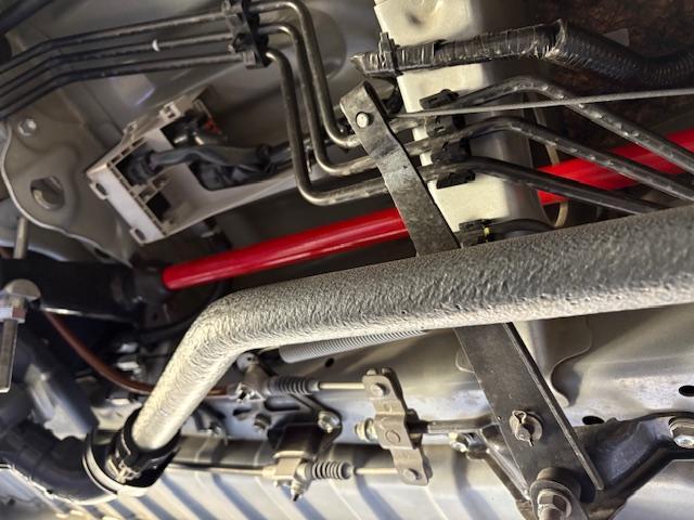 ２００系ハイエース　ローダウン　ショックアブソーバー交換　強化トーションバー取付け　ロワリングブロック取付け　３Ｄ４輪アライメント調整　光軸調整【広島　安佐北区　安佐南区　西区　東区　南区　中区　安芸区　佐伯区　安芸高田　山口　島根】