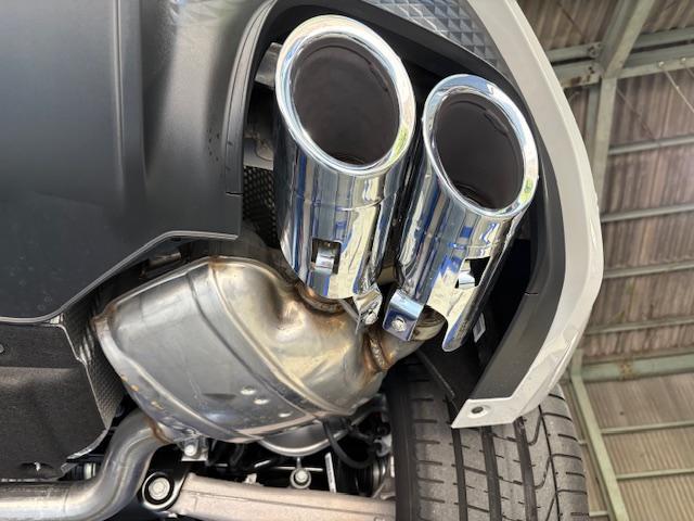 ポルシェ　マカンＳ　ブレーキパッド交換　低ダストパッド取付け　エキゾーストバルブコントローラー取付け　マフラー音量アップ【広島　ポルシェ修理　ポルシェ整備　輸入車整備　輸入車修理　安佐北区　安佐南区　西区　東区　南区　中区　山口　島根】　　