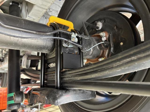 ２００系ハイエース　ローダウン　ロワリングブロック取付け　４輪アライメント調整　ヘッドライト光軸調整【広島　安佐北区　安佐南区　西区　東区　南区　中区　安芸区　佐伯区　安芸高田　東広島　西条　呉　三原　福山　山口　島根　アライメント安い】