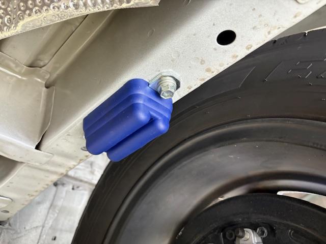 ２００系ハイエース　ローダウン　ロワリングブロック取付け　４輪アライメント調整　ヘッドライト光軸調整【広島　安佐北区　安佐南区　西区　東区　南区　中区　安芸区　佐伯区　安芸高田　東広島　西条　呉　三原　福山　山口　島根　アライメント安い】