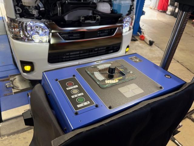 ２００系ハイエース　ローダウン　ロワリングブロック取付け　４輪アライメント調整　ヘッドライト光軸調整【広島　安佐北区　安佐南区　西区　東区　南区　中区　安芸区　佐伯区　安芸高田　東広島　西条　呉　三原　福山　山口　島根　アライメント安い】