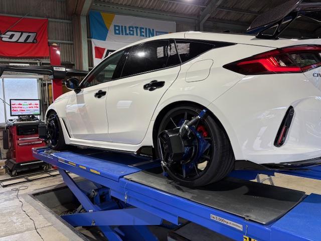 ＦＬ５　シビックタイプＲ　ダウンサス取付け　ブッシュ１Ｇ締め直し　４輪アライメント調整　光軸調整【広島　安佐北区　安佐南区　西区　東区　南区　中区　安芸区　佐伯区　安芸高田　東広島　西条　呉　三原　福山　岡山　山口　島根　鳥取】　