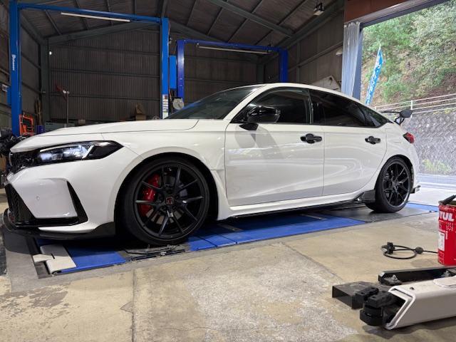 ＦＬ５　シビックタイプＲ　ダウンサス取付け　ブッシュ１Ｇ締め直し　４輪アライメント調整　光軸調整【広島　安佐北区　安佐南区　西区　東区　南区　中区　安芸区　佐伯区　安芸高田　東広島　西条　呉　三原　福山　岡山　山口　島根　鳥取】　