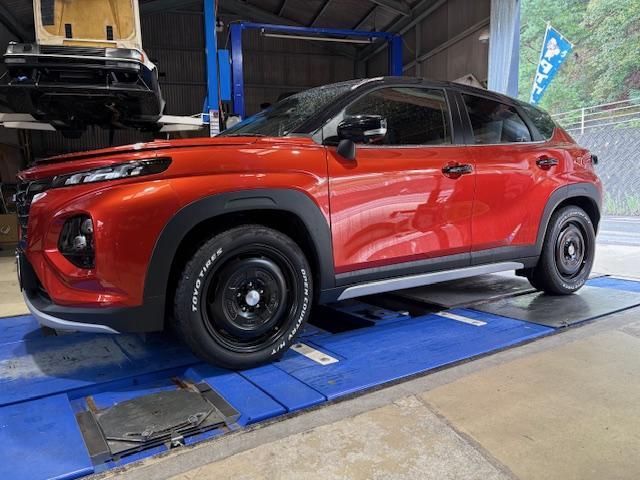 ＷＥＢ３Ｓ　フロンクス　ダウンサス取付け　ブッシュ１Ｇ締め　４輪アライメント調整　光軸調整【広島　安佐北区　安佐南区　西区　東区　南区　中区　安芸区　佐伯区　安芸高田　東広島　西条　呉　三原　福山　岡山　山口　島根　アライメント安い】