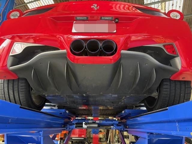 フェラーリ　４５８イタリア　エアロ取付け　カーボンディフューザー取付け【広島輸入車修理　広島輸入車整備　広島輸入車カスタム　安佐北区　安佐南区　西区　東区　南区　中区　安芸区　佐伯区　安芸高田　東広島　呉　福山　山口　島根　岡山】　