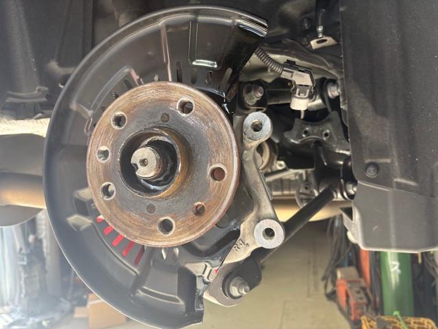 ＩＳ５００　ビックキャリパーキット取付け　ブレンボキャリパー取付け　６ＰＯＴ　４ＰＯＴ【広島　安佐北区　安佐南区　西区　東区　南区　中区　安芸区　佐伯区　安芸高田　東広島　西条　呉　三原　福山　岡山　山口　島根　アライメント安い】