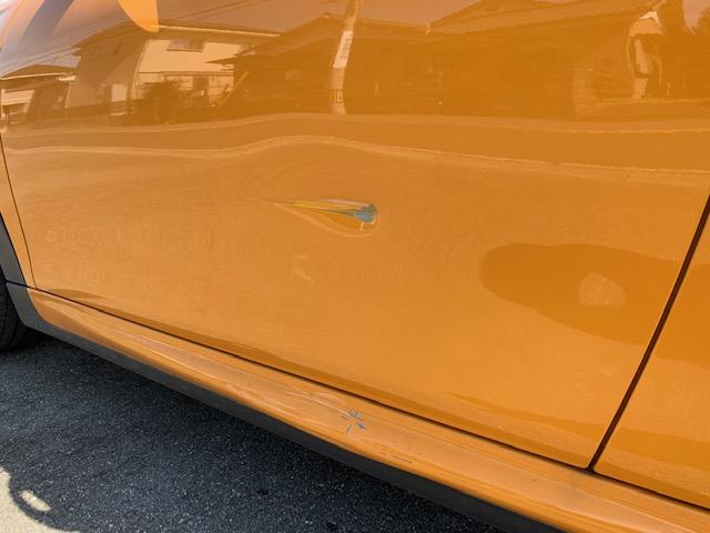 BMW MINI ミニ　クーパーＳの左ドアとサイドステップの傷、修理