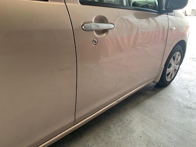ダイハツ　ミライース　ＬＡ300Ｓの運転席ドアの凹み修理