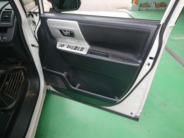 トヨタ ノア ZRR70 ドアロックアクチュエーター交換 堺市 美原区