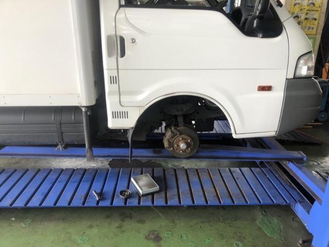 マツダ　ボンゴトラック　冷凍車　車検整備　名古屋市中川区
