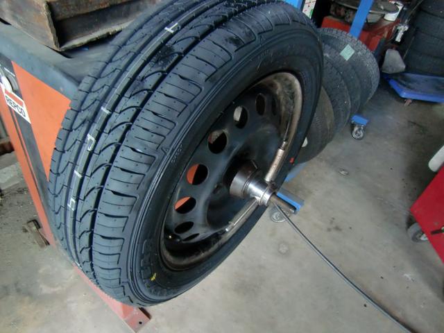 トヨタ　カローラフィールダー　ＮＺＥ１６１Ｇ　バッテリー交換　タイヤ交換　山梨県甲府市酒折