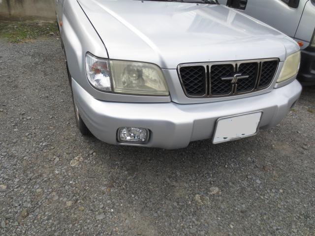 スバル　フォレスター　フロントバンパー　鈑金　塗装　山梨県甲府市酒折