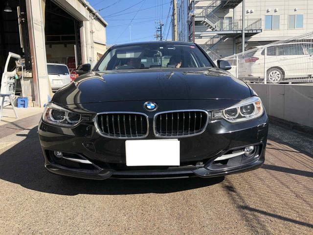 BMW328i フロントバンパー修理　グーピットを見て来社されました。
カラーナンバー４７５　ブラックサファイアメタリック