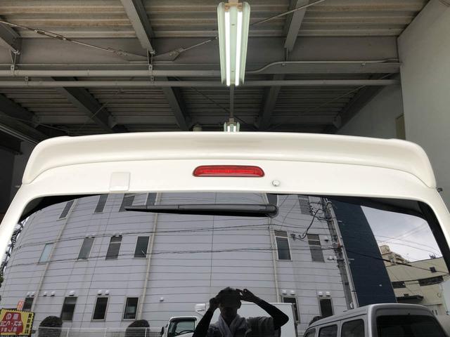 トヨタ　ハイエース　リアゲートスポイラー塗装取付　ガッツミラー塗装取付　名古屋市中川区のお客様　持ち込みパーツ