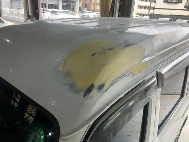ホンダ　アクティ　ＨＨ５　ルーフ板金塗装　こんなに大きな凹みも直せます　名古屋市熱田区の板金塗装は新幸オートサービス