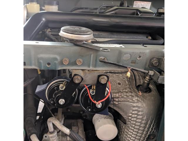 タイヤ持込交換　ホーン　ヘットライトブースト交換　ダイハツ　ミラジーノ　交換　整備　修理を実施！！遠賀郡遠賀町周辺の車検・整備・修理・ナビ取付・タイヤ取付など、お車の事ならお気軽にご相談下さい！！！
