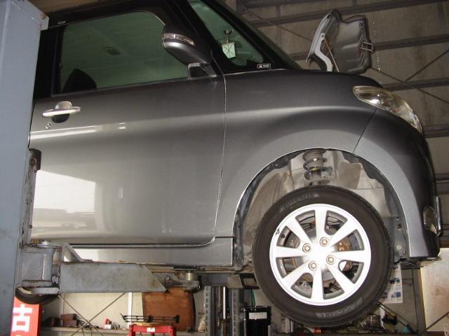 ダイハツ　タント　ブレーキパッド交換　車検　修理　整備を実施！！遠賀郡遠賀町周辺の車検・整備・修理・ナビ取付・タイヤ取付など、お車の事ならお気軽にご相談下さい！！！