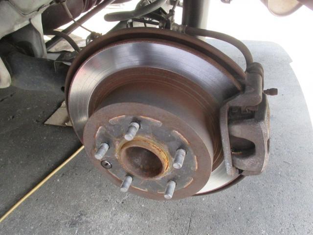 日産　セレナ　車検　タイヤ　ブレーキパットの交換修理を実施　 遠賀郡遠賀町・水巻町・岡垣町・芦屋町・中間市・北九州市八幡西区・鞍手町、宗像市、他の地域のお客大歓迎