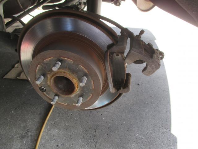 日産　セレナ　車検　タイヤ　ブレーキパットの交換修理を実施　 遠賀郡遠賀町・水巻町・岡垣町・芦屋町・中間市・北九州市八幡西区・鞍手町、宗像市、他の地域のお客大歓迎